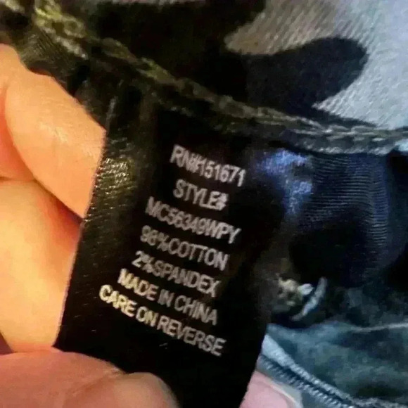 H+H by Harmony and Havoc size 12 Camo Crop Jeans New with Tags - Picture 5 of 9